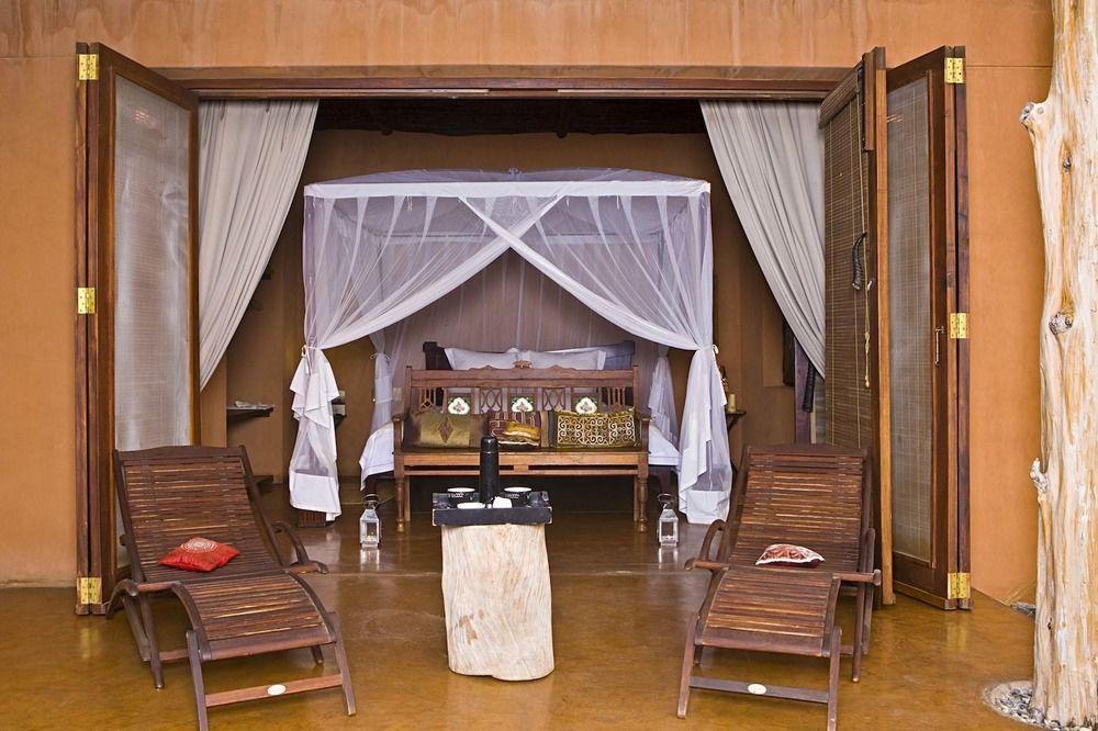 Okahirongo Elephant Lodge Purros Экстерьер фото
